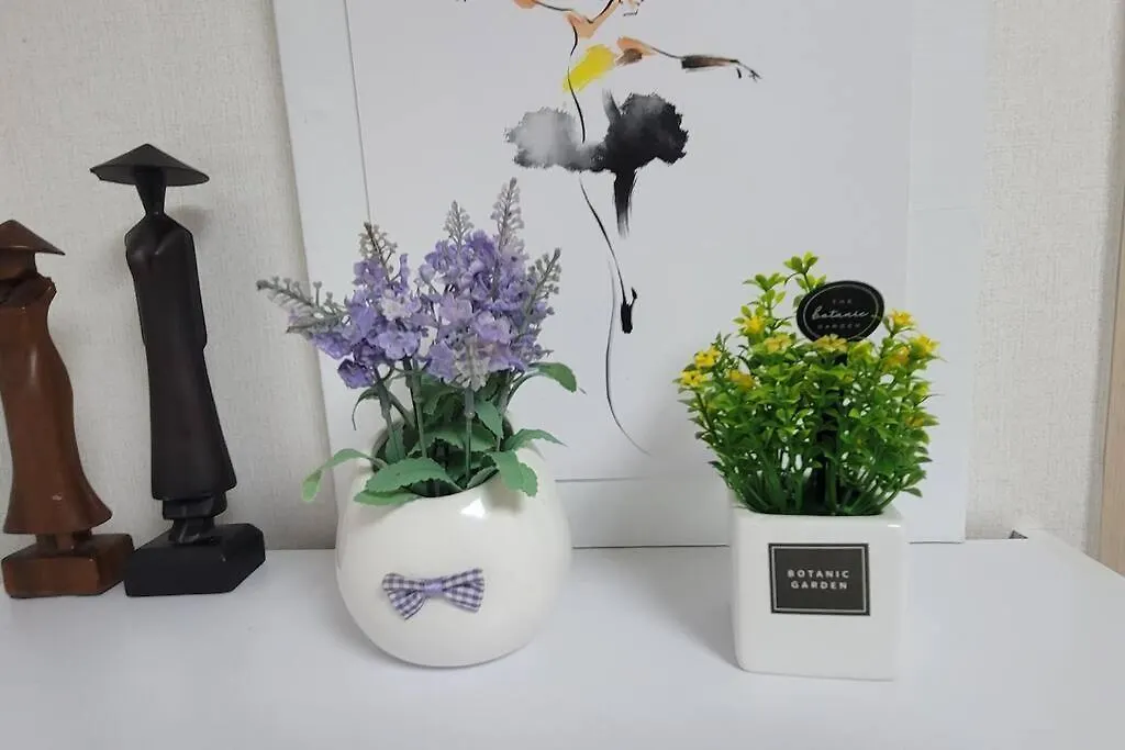 Incheon Sungeuidong Happy Stay For 10 Pax アパート