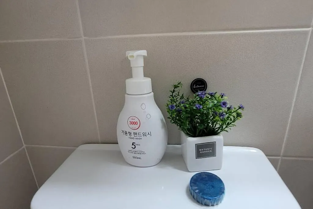 Incheon Sungeuidong Happy Stay For 10 Pax 0*,