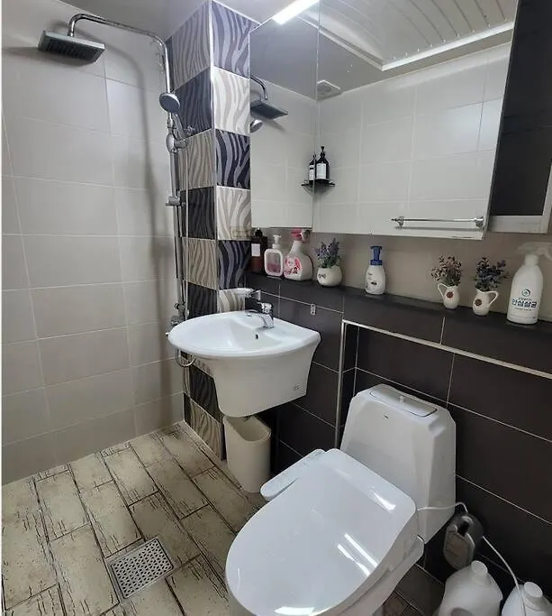 Apartment Incheon Sungeuidong Happy Stay For 10 Pax South Korea