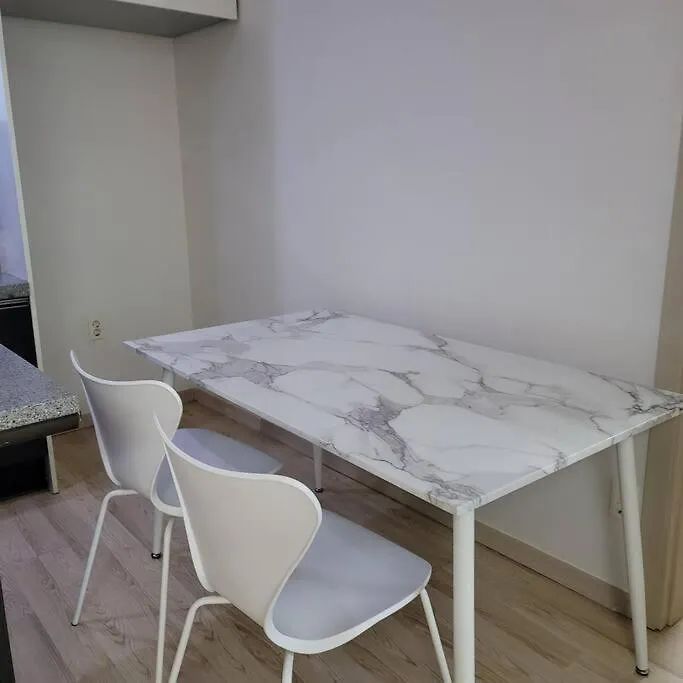 Incheon Sungeuidong Happy Stay For 10 Pax