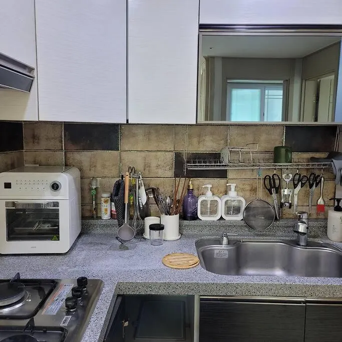 Incheon Sungeuidong Happy Stay For 10 Pax Apartment